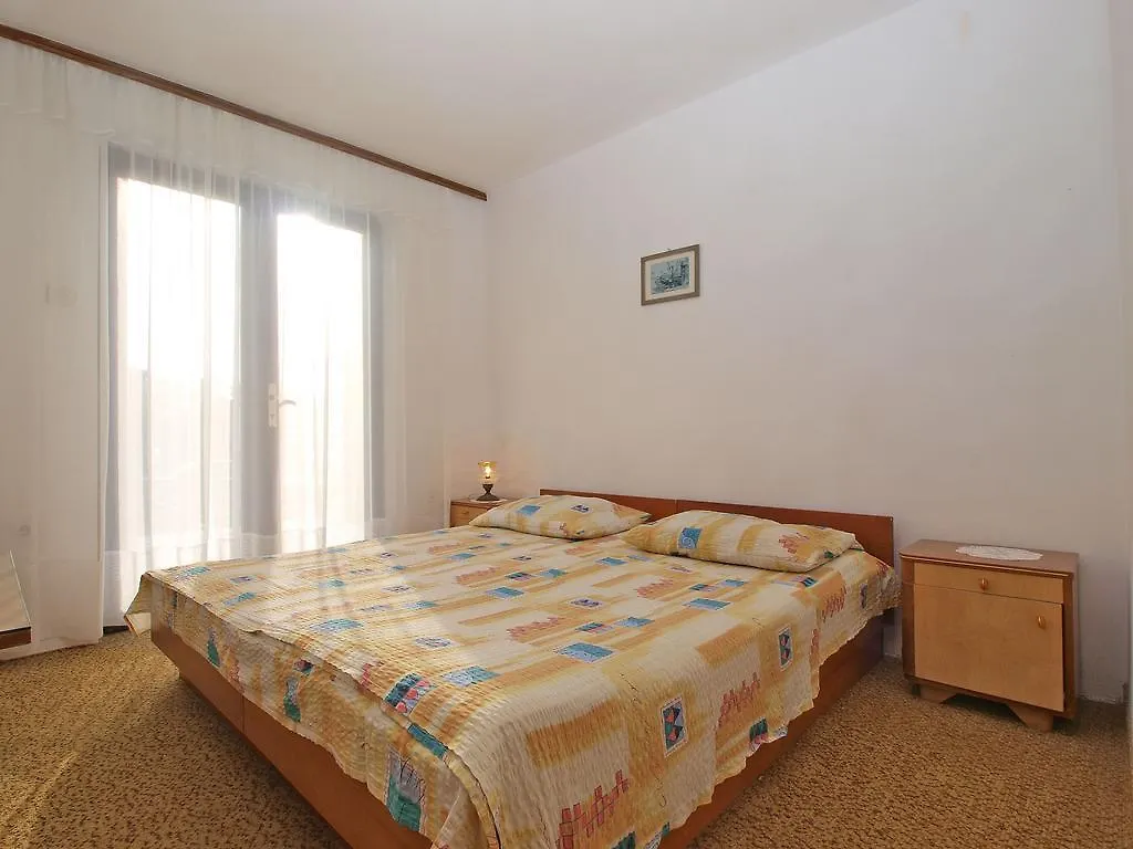 Apartment Anica 1453 Banjole 0*,