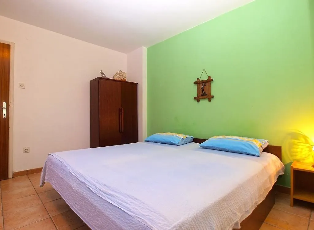 Apartment Anica 1453 Banjole Croatia